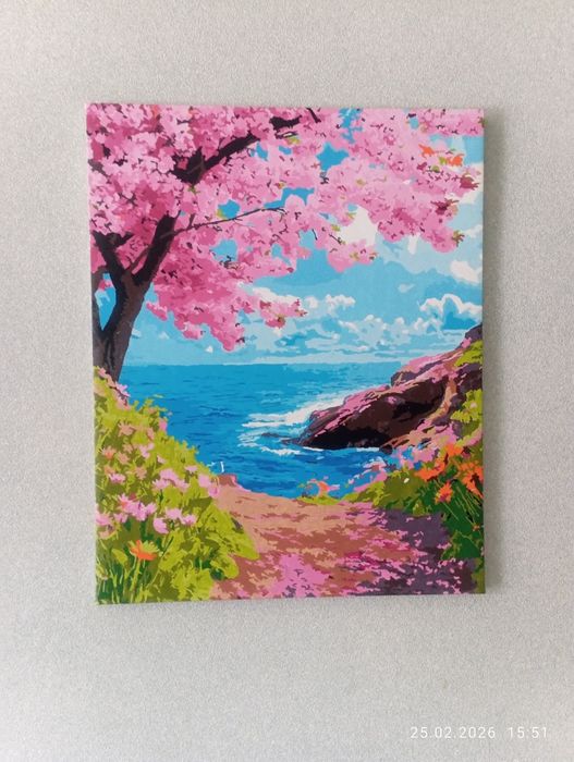 Продам картину "Прекрасная сакура и море""