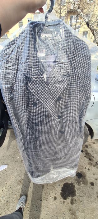 Продам женское новое пальто.