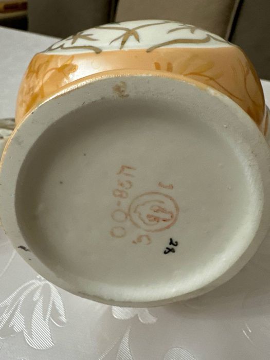 Кофейники фарфоровые, 2 шт. сост идеальное. 1970 годов