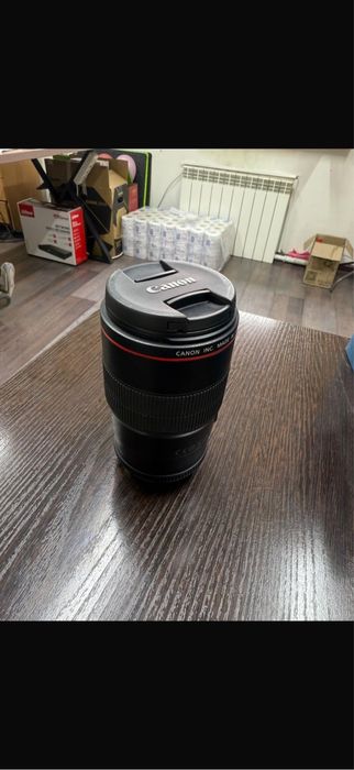 Canon EF 100mm f/2.8L Macro IS USM