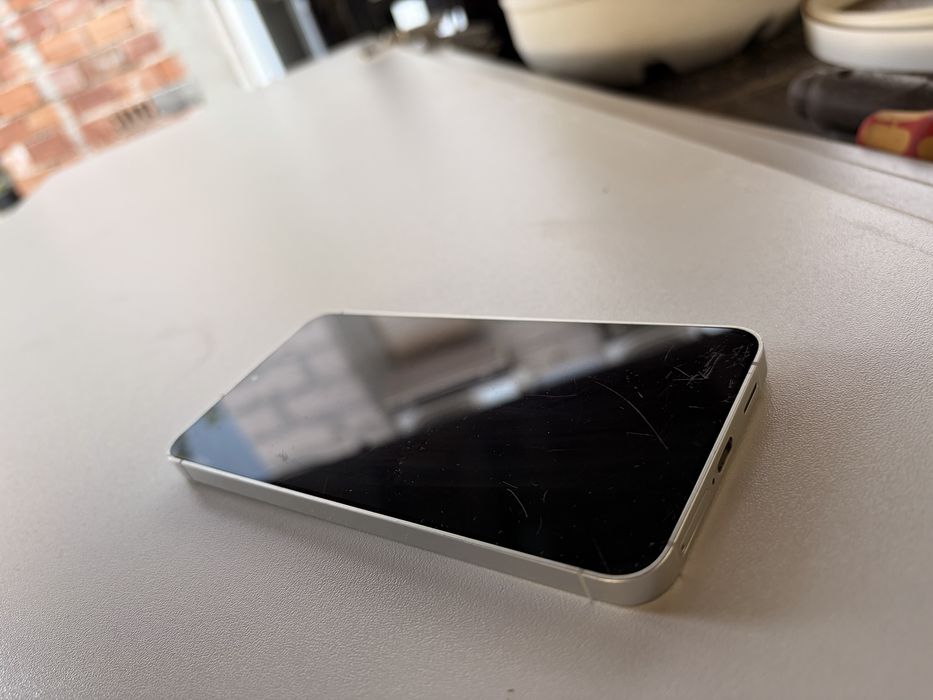 Продавам  телефон SAMSUNG  S24