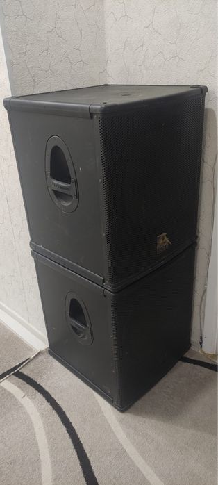 Саббуфер Behringer