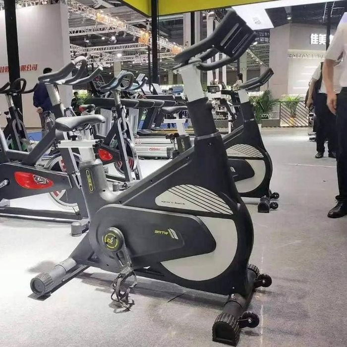 Велотренажер спортивный профессиональный Спинбайк