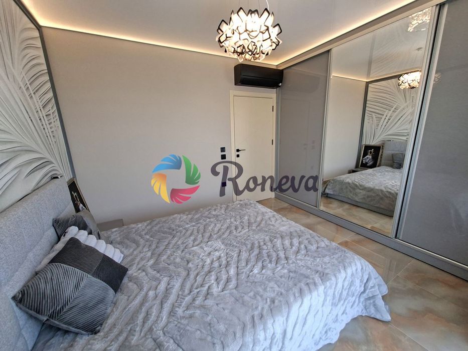 Продава се Двустаен апартамент в Варна, Бриз - 67 кв.м за 3157 €/кв.м - Снимка #8