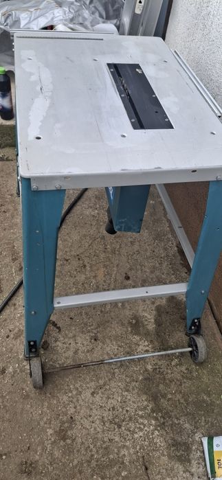Fierăstrău circular cu banc Makita  2712