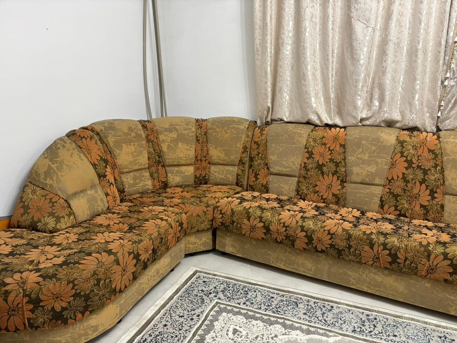 Срочно продам угловой диван!