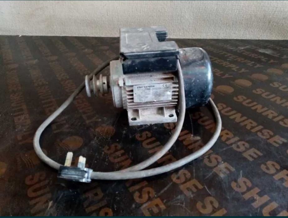 Електромотор, Ел мотор 220волта перфектно състояние