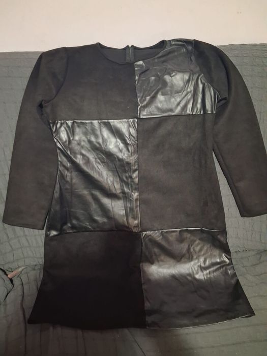 vand rochie neagra