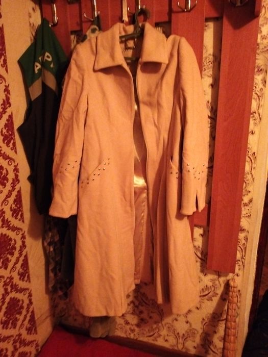 Продам осенние пальто