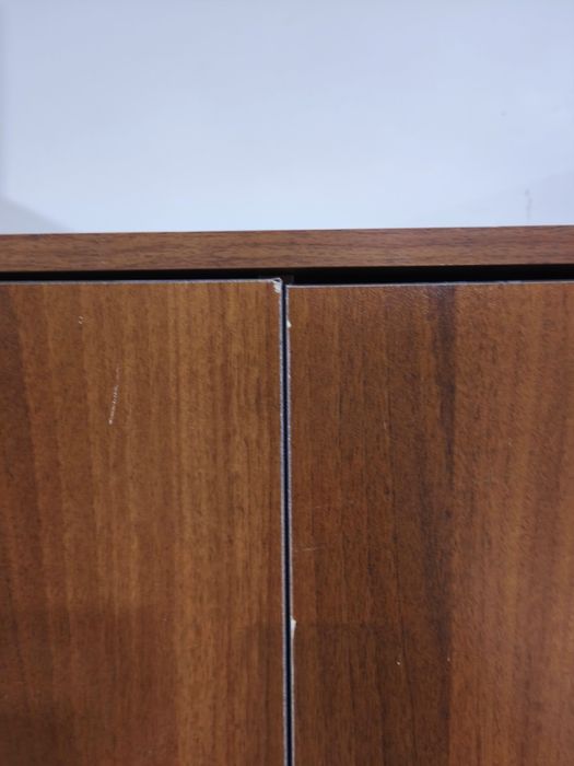 Двукрилен гардероб