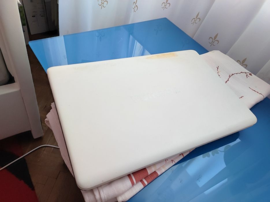 Laptopuri diferite modele