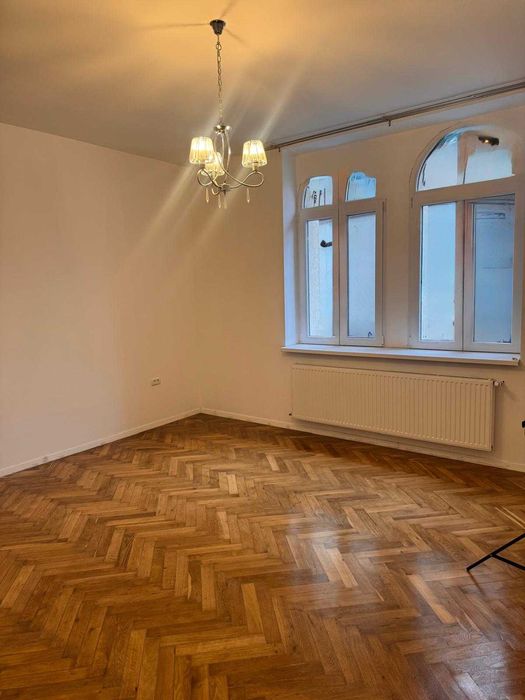Zona Patria Apartament parter casă / 150 mp / birou/ locuit