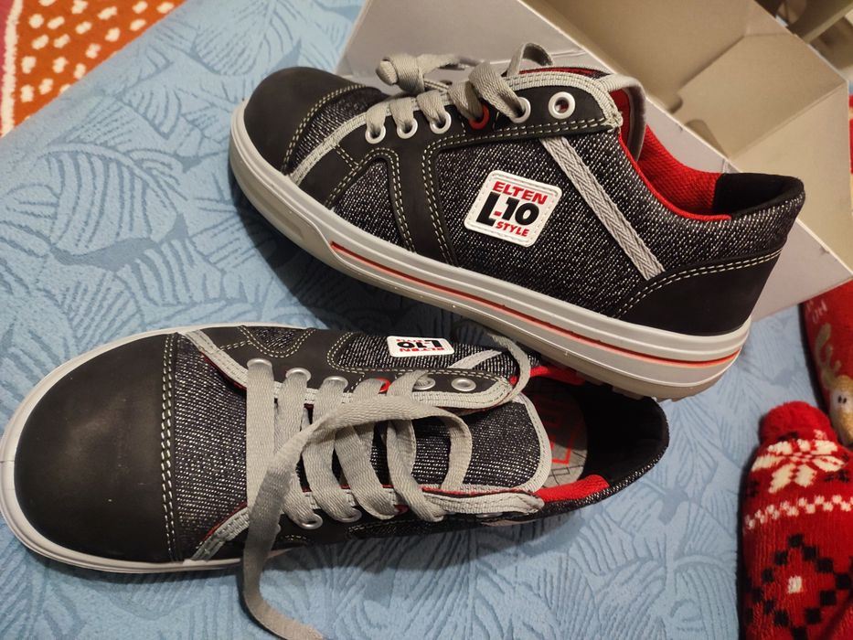 Vând pantofi de protecție marca Elten , mărimea 39