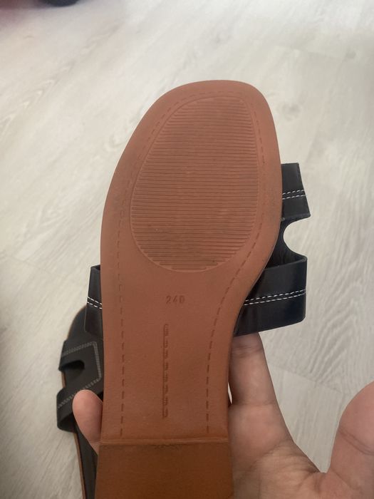 Продам шлепанцы новые