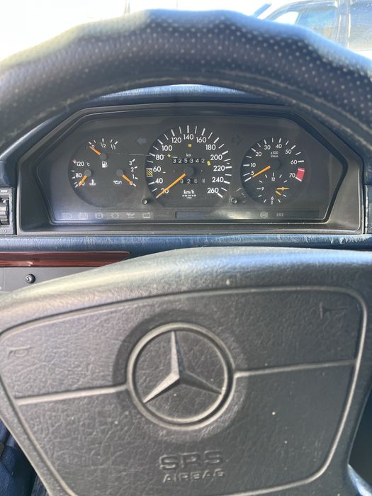 Машина продаётся