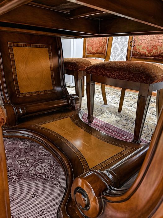 Стол из массива со стульями