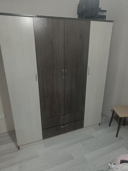 Шифонер для спальной комнаты.