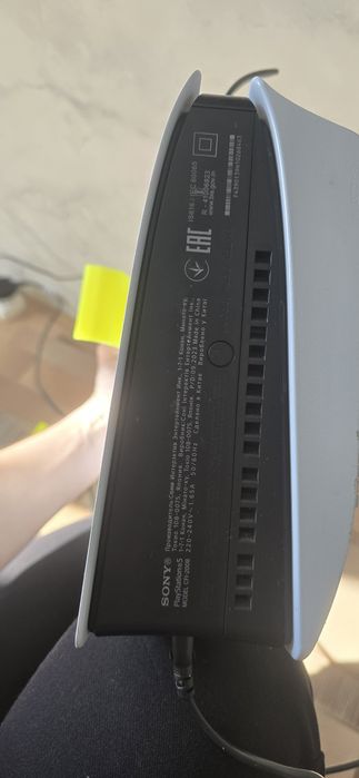 Продается Playstation 5 Slim 1Tb