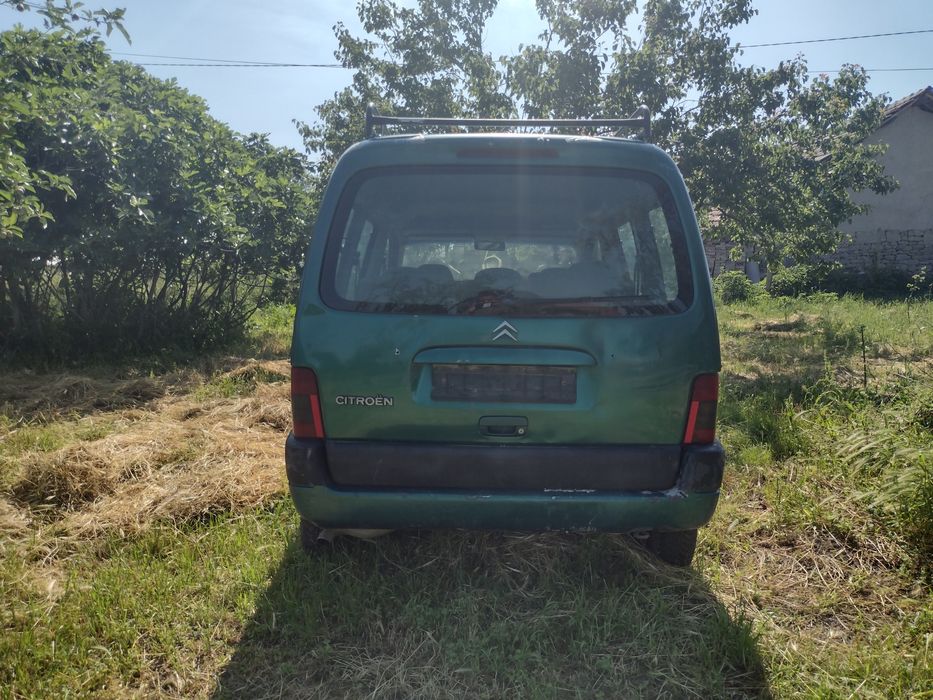Продавам citroen berlingo 2,0 HDI на части