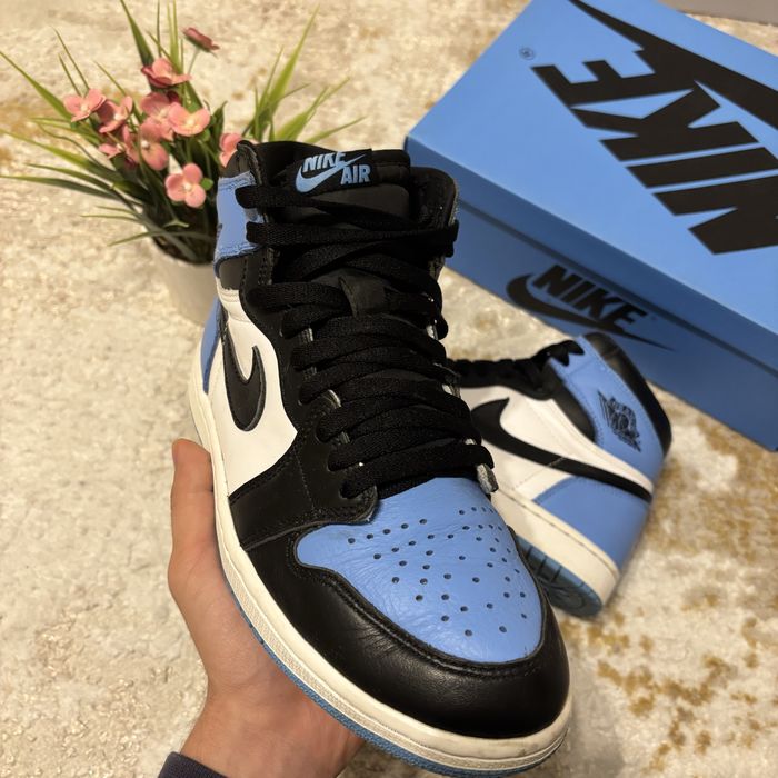 Nike Air Jordan 1 High UNC Toe