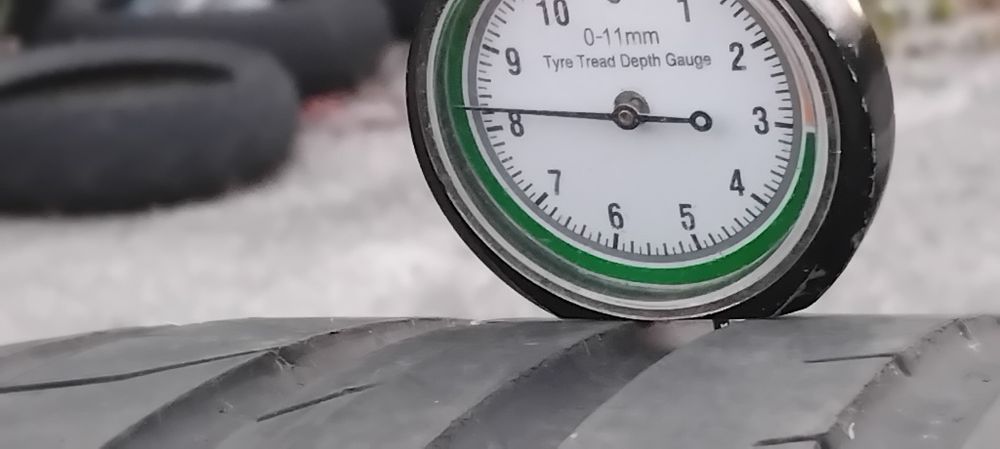 Гуми 225 50 16 Континентал Continental 2 броя. Нов внос. Не са нови!