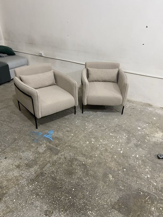 Кресло мягкие удобные из металлического каркаса