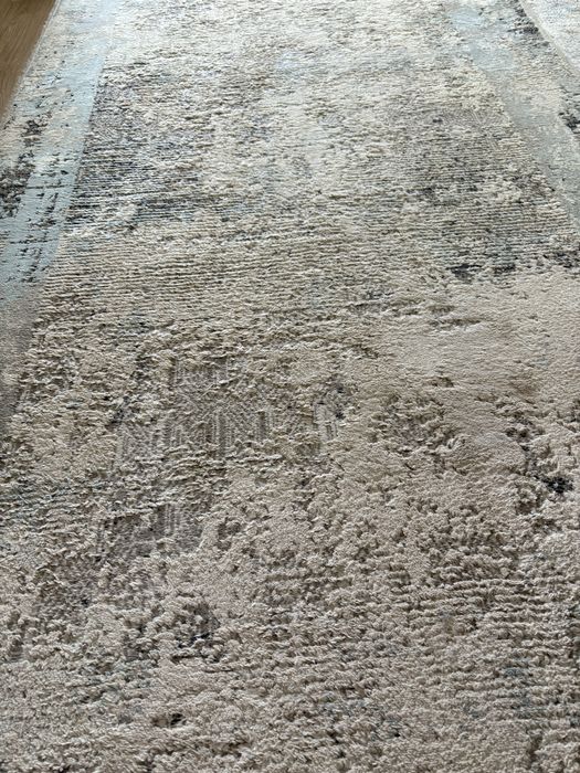 Две ковровые дорожки и ковер