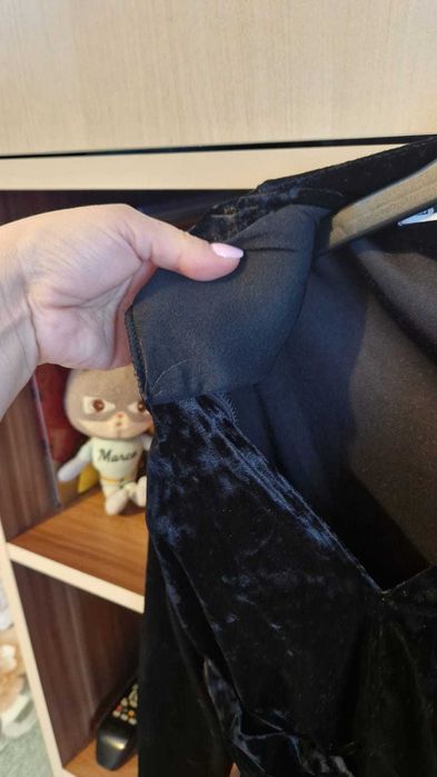 Vând Rochie ZARA, mar.S, 36 de catifea