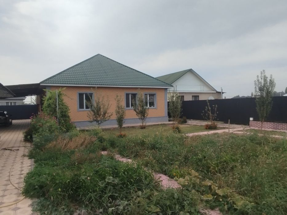 Продам дом в поселке Долан