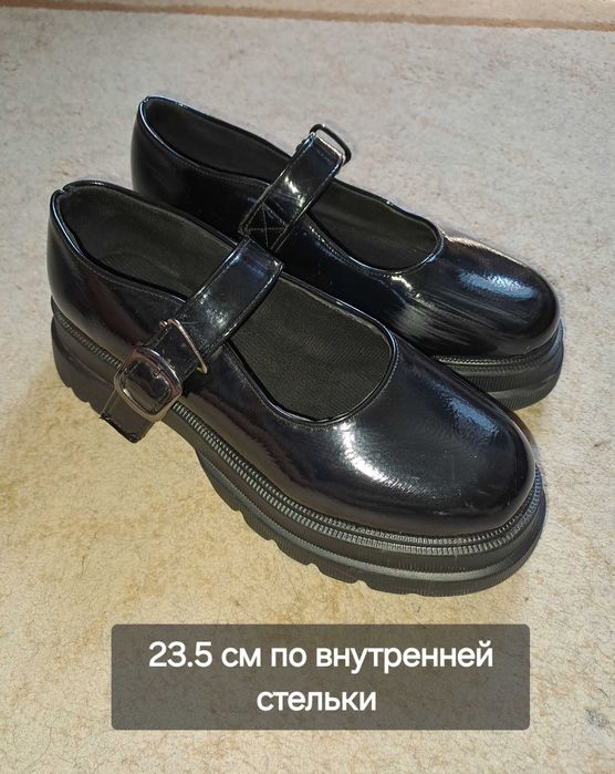 Туфли на девочку .