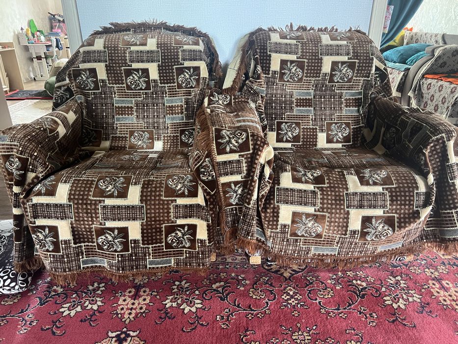 Продам диван и кресла