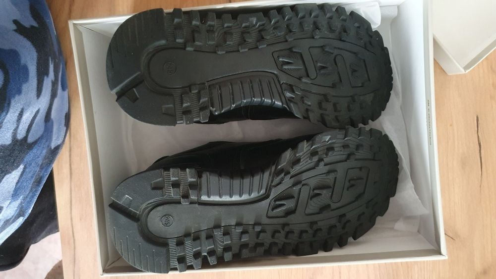 Кроссовки кожаные