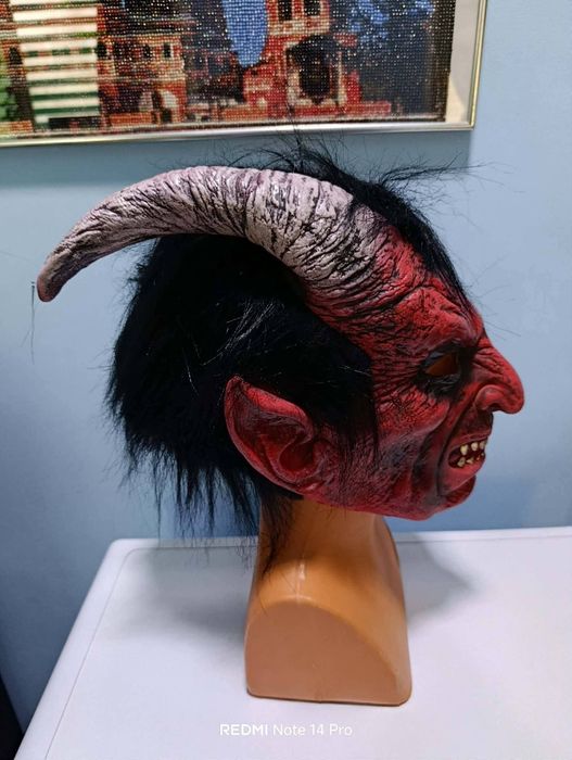 Латексова маска за празника Сурва