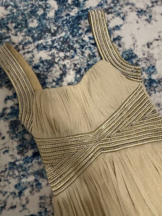 Продаю платье блестящее