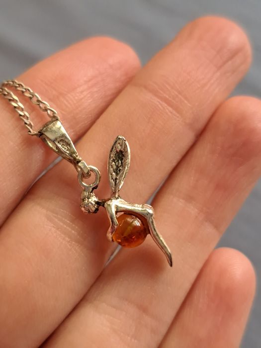 Сребърна верижка с висулка