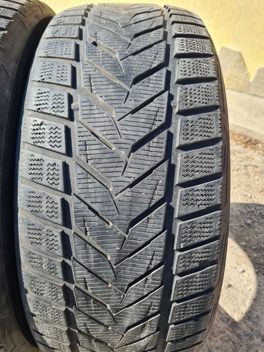 2 бр. зимни гуми 255/45/19 Vredestein 5,5 mm DOT 4415