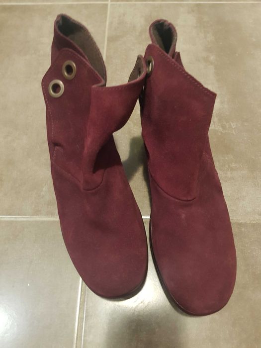 Ghete dama, piele intoarsa, marimea 39, noi.