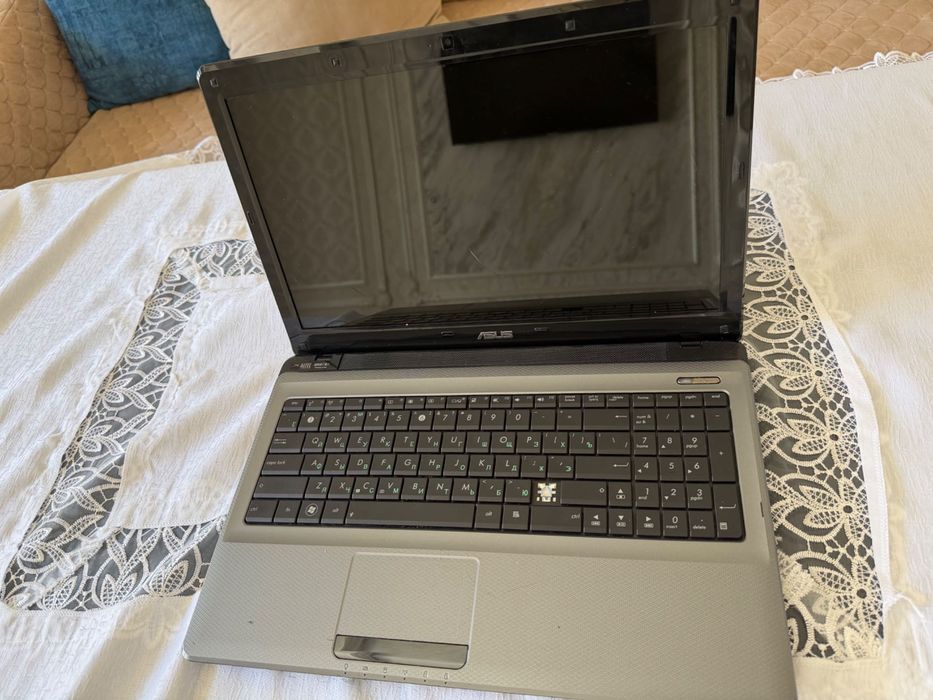 Note book sotiladi modeli ASUS ishlaydi