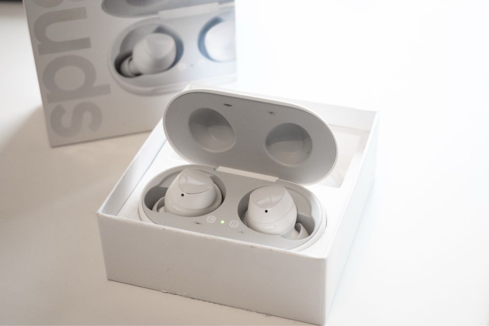 Служалки Samsung Galaxy Buds 1