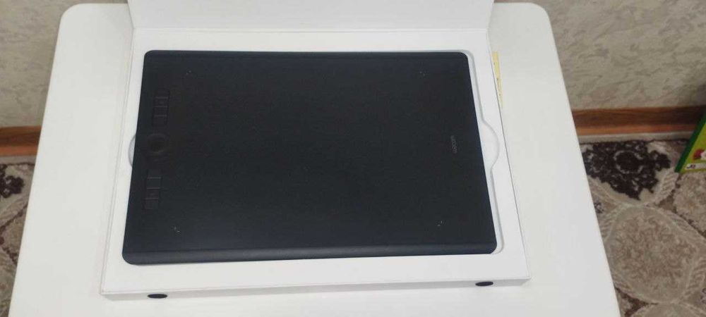 Графический планшет Wacom Intuos Pro Large PTH-860 размер A4