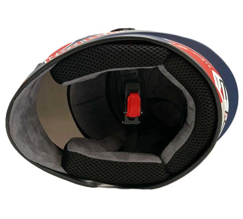 Детска мото каска с тъмен визьор