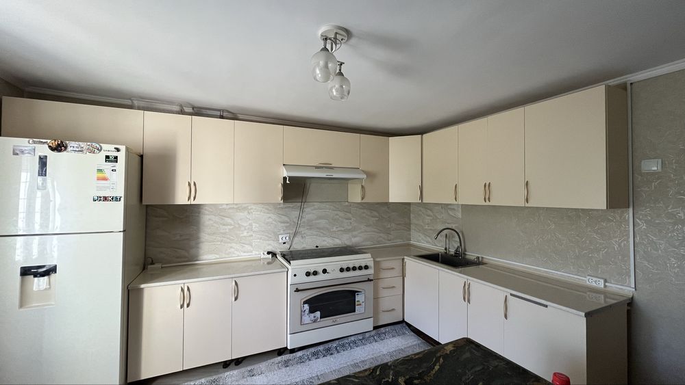 Кухонный гарнитур сатылады!