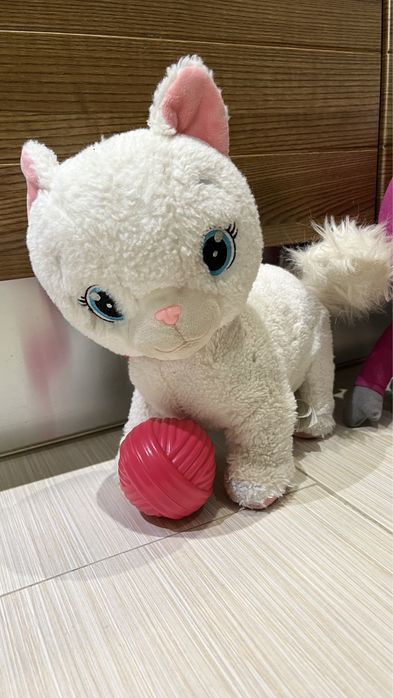 Интерактивни и плюшени играчки
