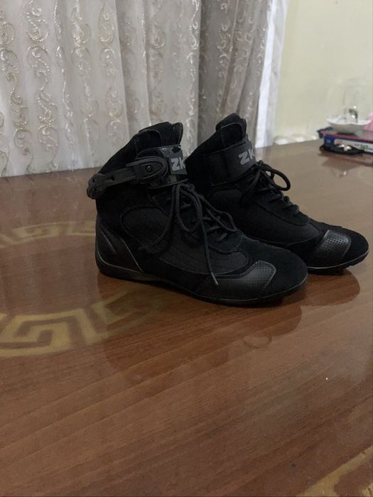 Мото учун оёқ кийим