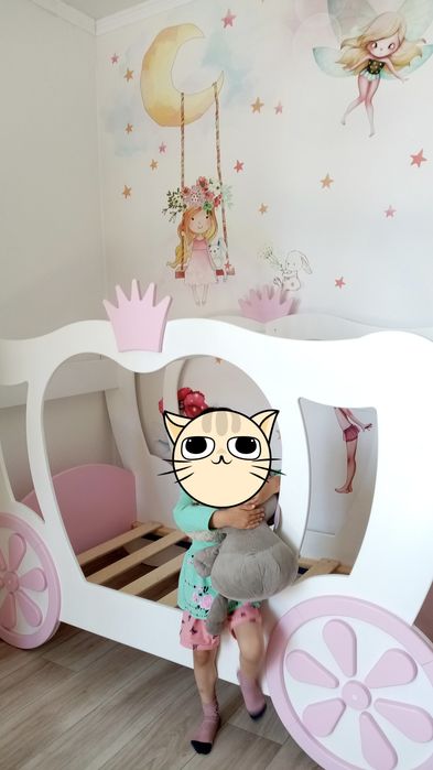 Продам кроватку для принцессы.