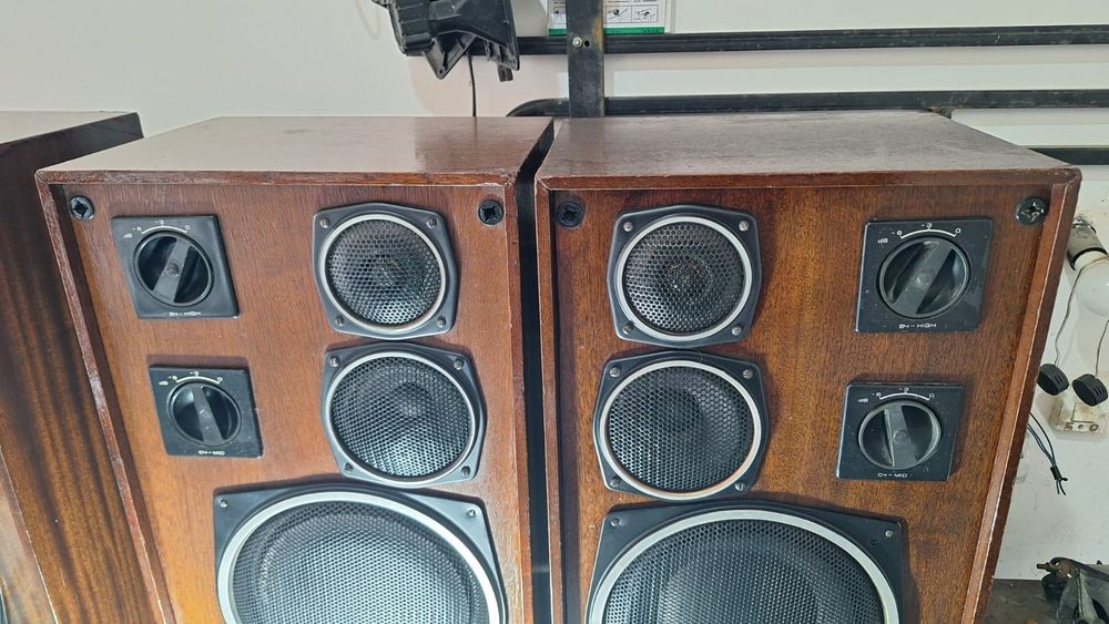 Продается Колонки S 90