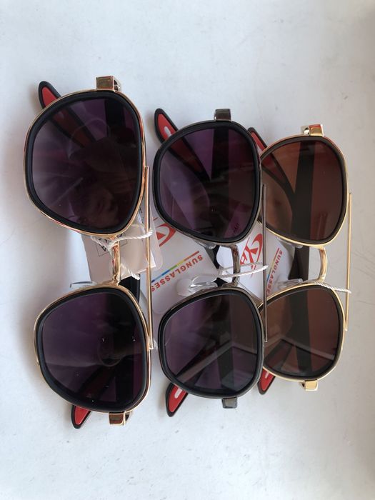 Слънчеви очила на едро