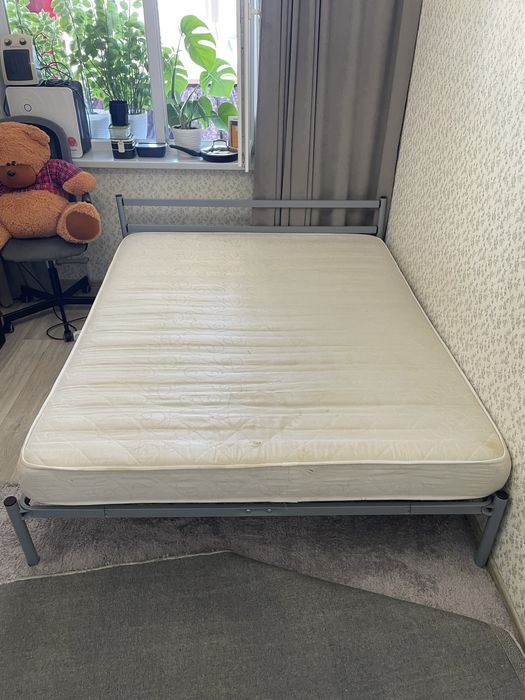 Кровать двуспальная