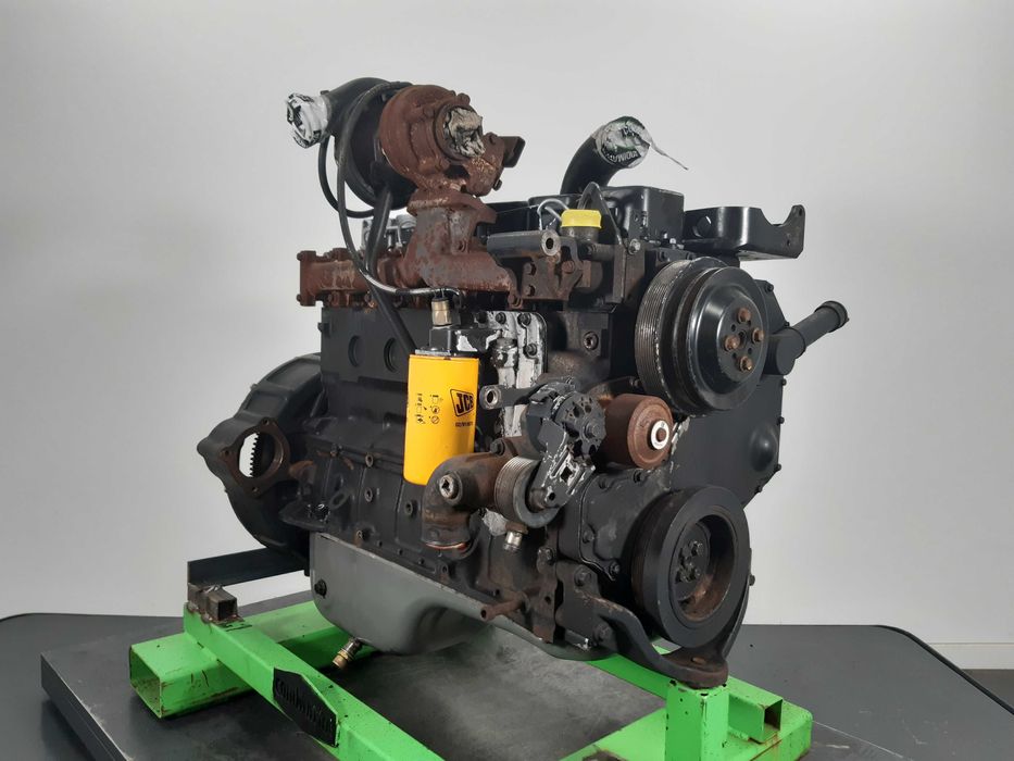 Uniterra Group Srl ofera motor Cummins BTAA 5 9C second hand incarcator frontal JCB 436HT