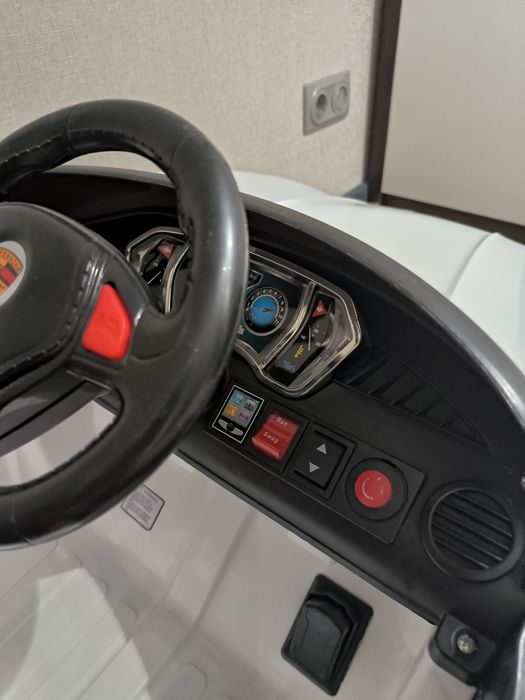 Детский электромобиль